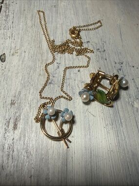 Krementz vintage floral pearl necklace and earring set